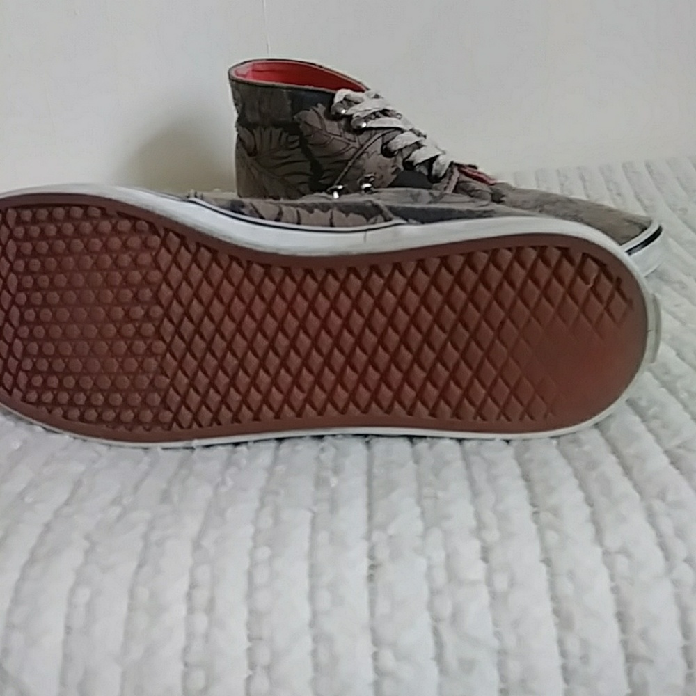 Leaf Pattern Vans - Picture 4 of 4